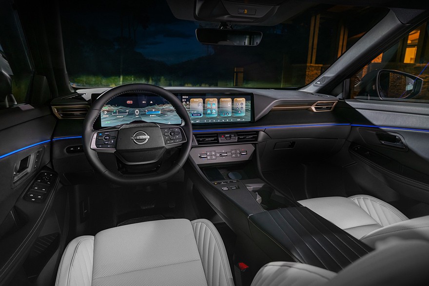 На фото: салон Nissan Rogue Hybrid