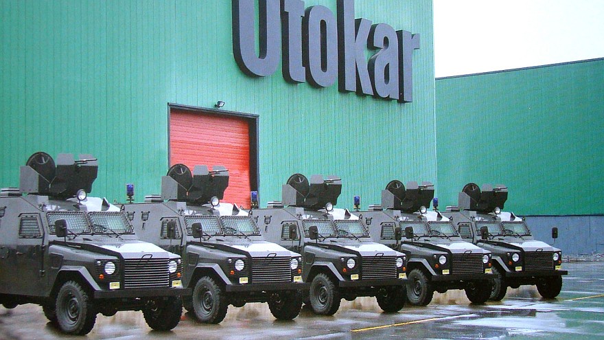 Патрульные бронемашины Otokar APV на территории завода в Сакарье