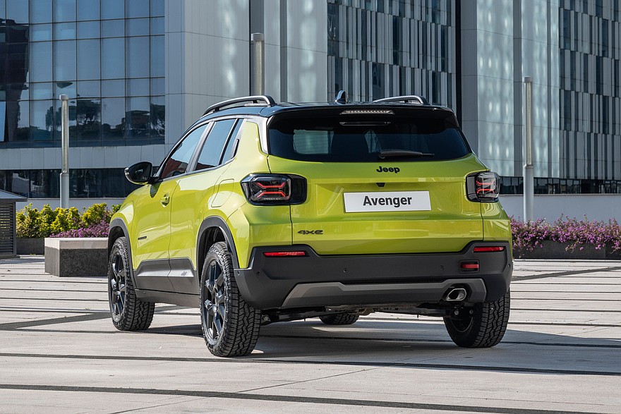 Обновленный Jeep Avenger 4xe