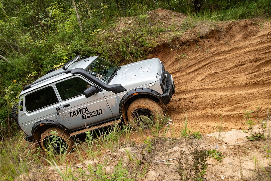 С завода – в грязь: тест-драйв Нива Тайга компании Промтех