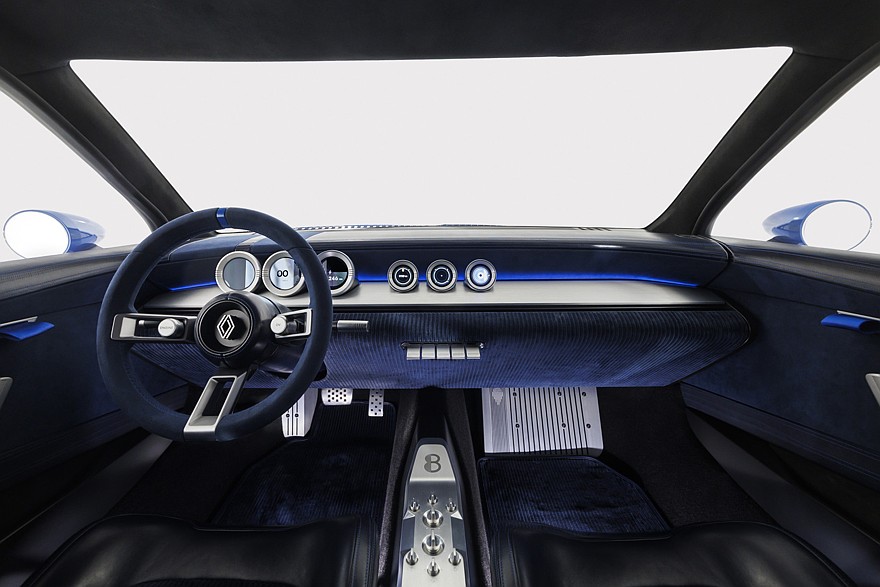 На фото: салон концепта Renault 8 Gordini