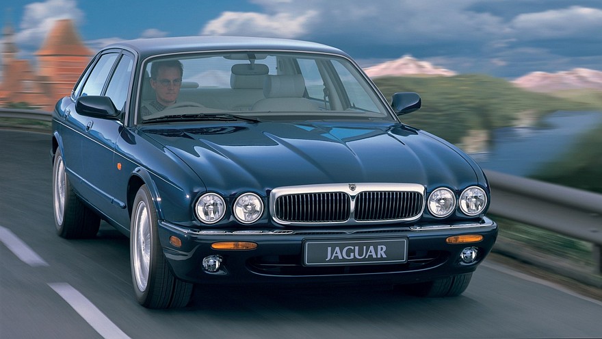 На фото: Jaguar XJ8 (X300) '1997