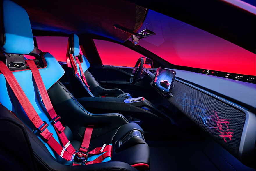 На фото: салон концепта BMW M Neue Klasse
