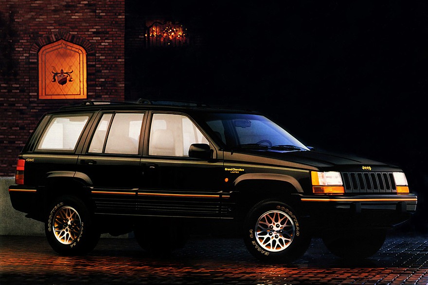 Jeep Grand Cherokee Limited прекрасно выглядел и снаружи, и внутри