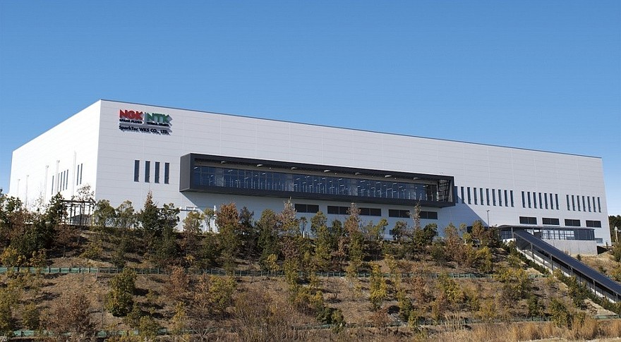 На фото: новый завод NGK Spark Plug в Комаки, Япония