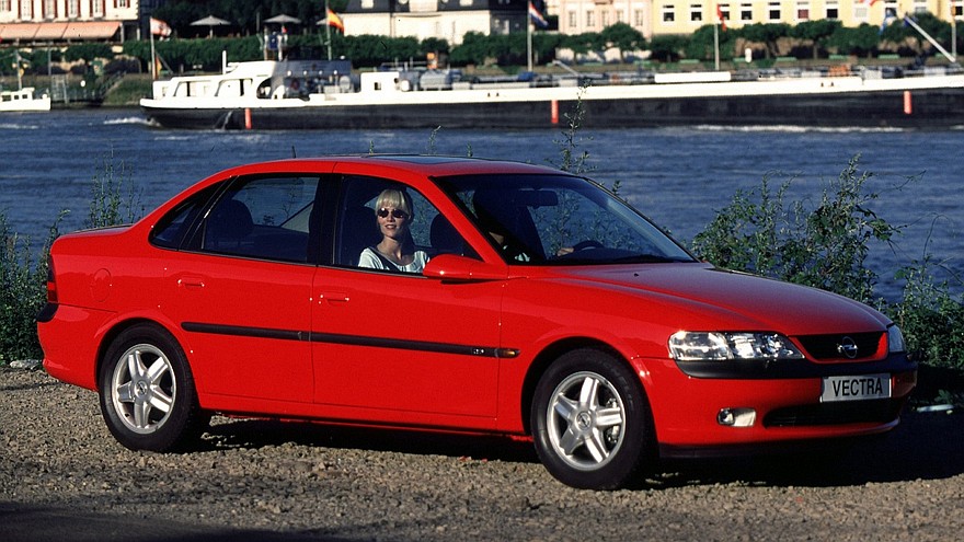 На фото: Opel Vectra Sedan (B) '1995–99