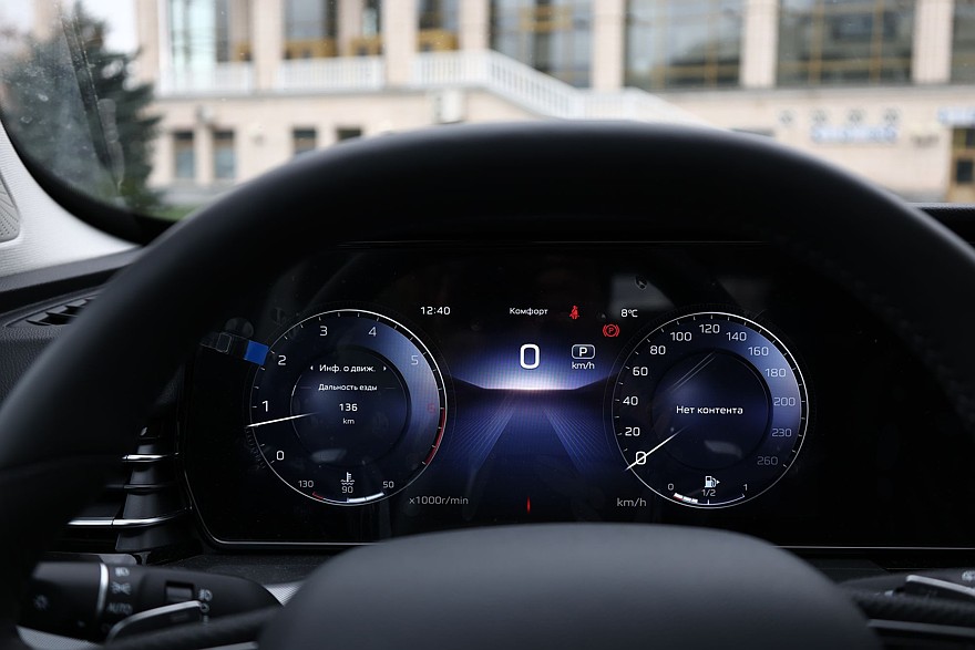 Больше не компромисс: необычный тест-драйв Hongqi HS5