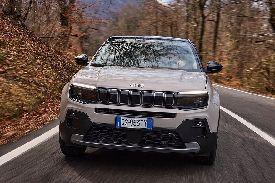 Дореформенный Jeep Avenger для Европы