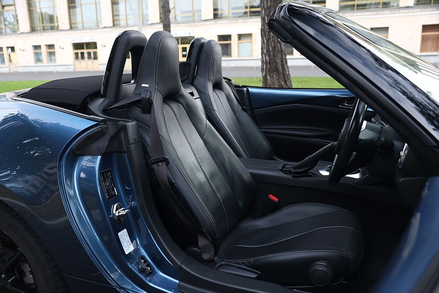 Задний привод, полтора литра и DVD-проигрыватель: опыт владения Mazda Roadster IV (ND)