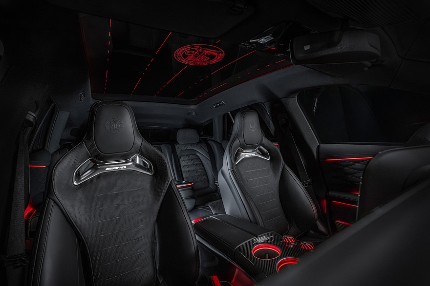 На фото: На фото: салон Mercedes‑AMG GT 63 SUV