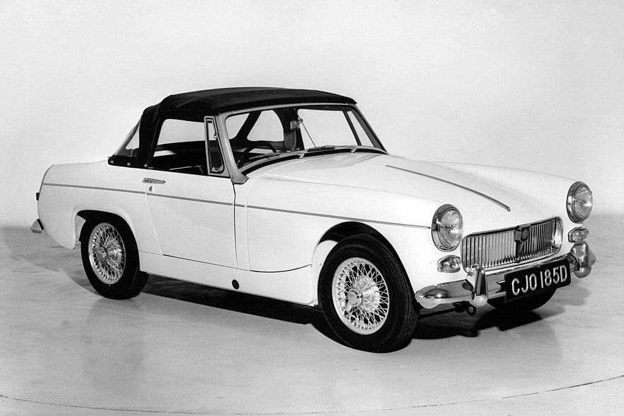 Осталось ныне только имя: безумно дорогой и никому не нужный Desande Roadster