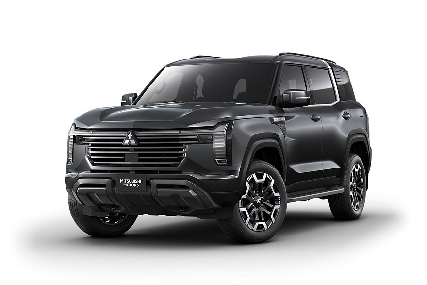 Новый Mitsubishi Pajero для Таиланда, среднее исполнение GSR