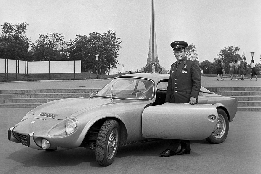 Matra Rene Bonnet Djet и Юрий Гагарин. Фото: autowp.ru