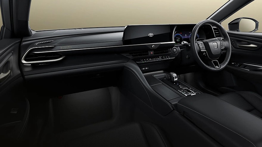 Седан Toyota Crown обзавёлся сразу двумя спецверсиями. Цены известны