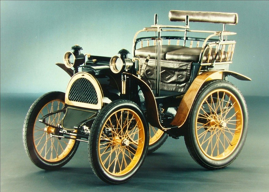 Легкий экипаж Луи Рено с коробкой передач и карданным приводом. 1898 год
