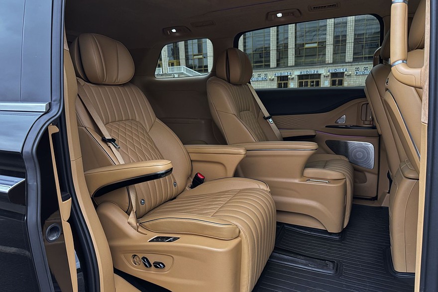 У нас есть премиальный минивэн дома: тест-драйв Voyah Dream