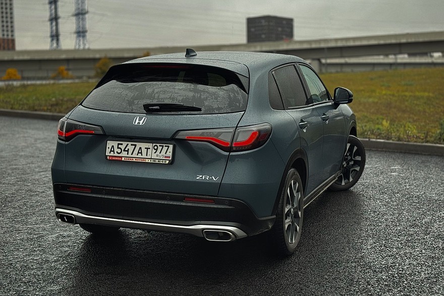 Японский минимализм с европейским лицом: тест-драйв Honda ZR-V