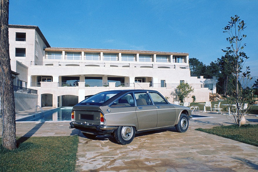 Citroën GS Birotor (1973–1975). Произведено 32 штуки в 1973 году, 811 штук — в 1974-м и всего 4 штуки в 1975 году