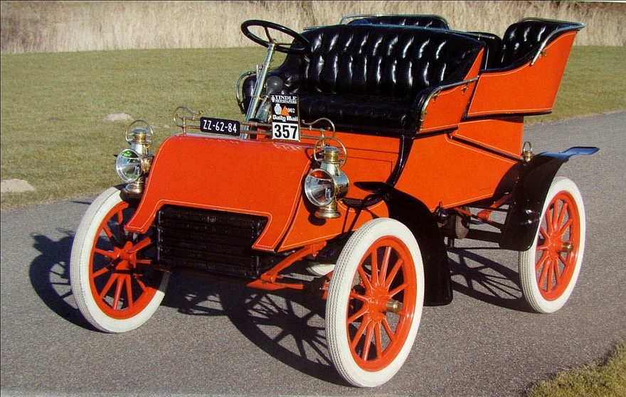Первый «серийный» автомобиль изобретателя Генри Форда. 1903 год