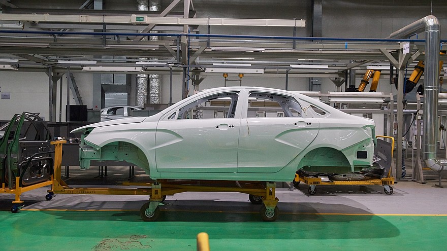 На фото: производство седана Vesta на заводе Lada Ижевск