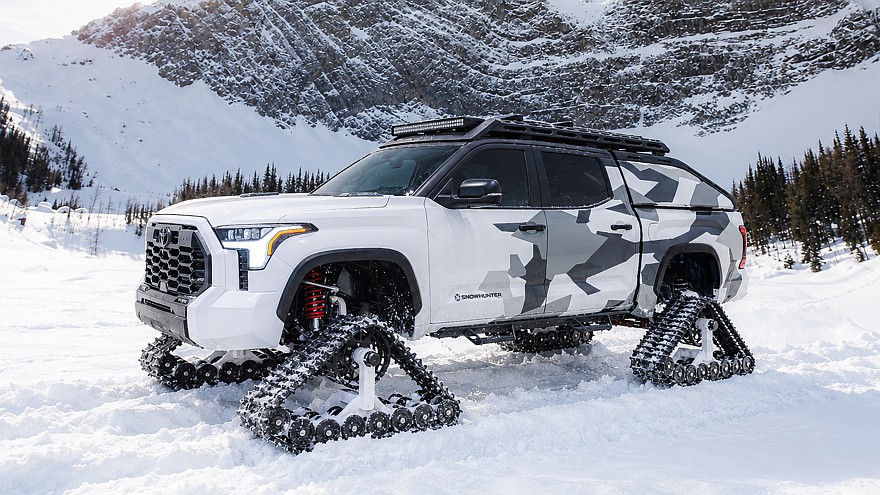 На фото: концепт Toyota Tundra Snowhunter