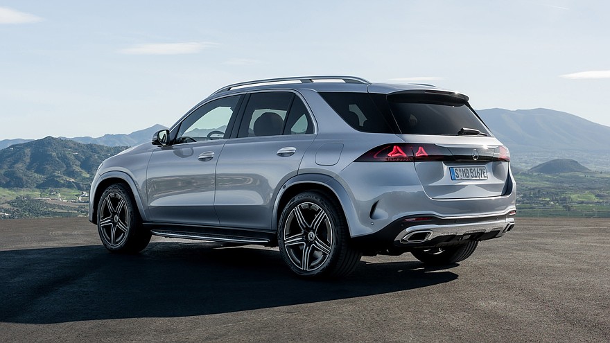 На фото: обновлённый кроссовер Mercedes-Benz GLE