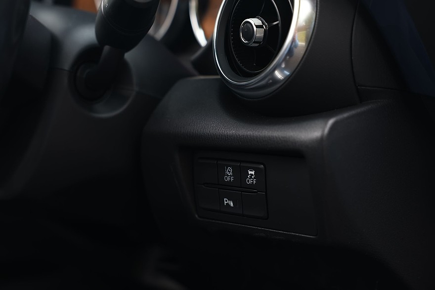 Задний привод, полтора литра и DVD-проигрыватель: опыт владения Mazda Roadster IV (ND)