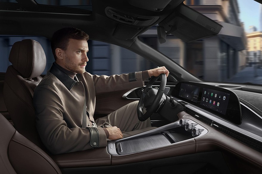 Покупаем Exeed TXL: что это за автомобиль и чем он интересен