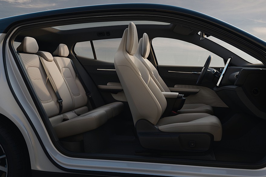 На фото: салон Volvo EX30