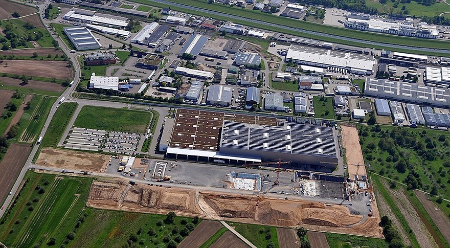 На фото: завод Mercedes-Benz в городе Раштатт, Германия
