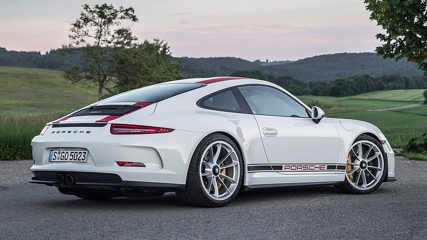 Задняя сторона Porsche 911 R