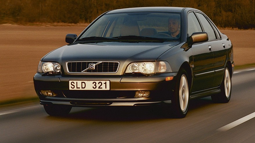 На фото: Volvo S40 '2002–04