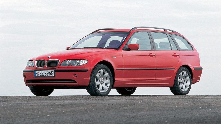 BMW Touring (E46) красный вид три четверти