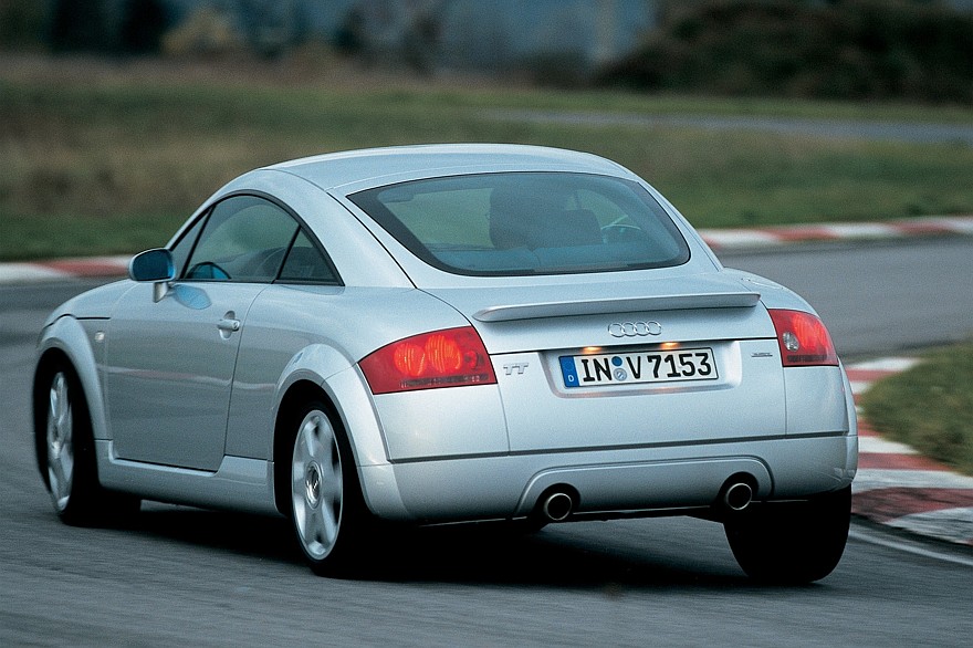 Четыре кольца эгоиста: как появилась Audi TT и как она опозорилась на автобанах