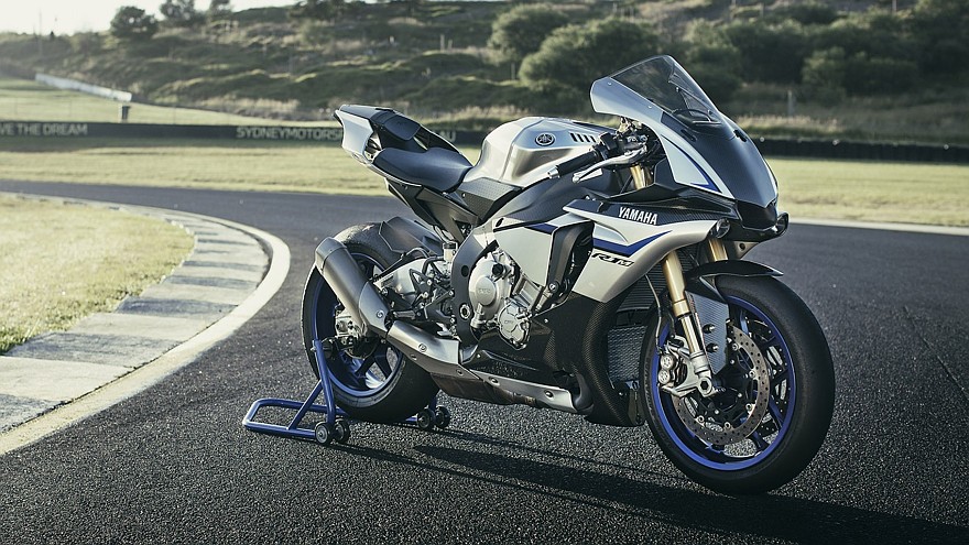 2015-Yamaha-YZF1000R1SPL-EU-Silver-Blu-Carbon-Static-001