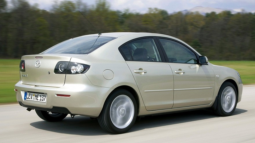 На фото: Mazda3 Sedan (BK2) 2006–09