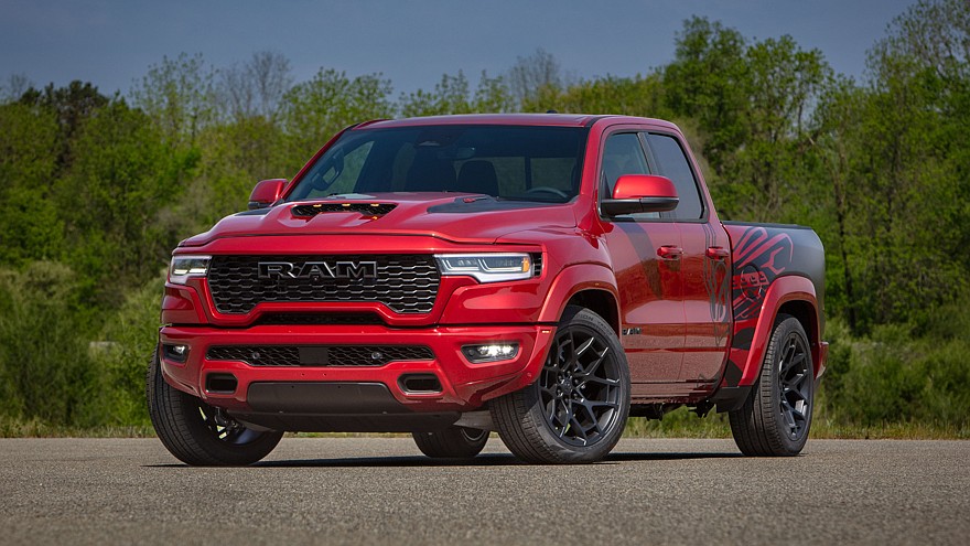 На фото: Ram 1500 Rumble Bee 392