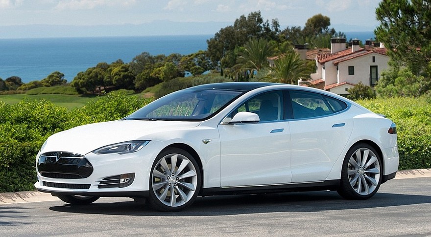 На фото: Tesla Model S'2012–15