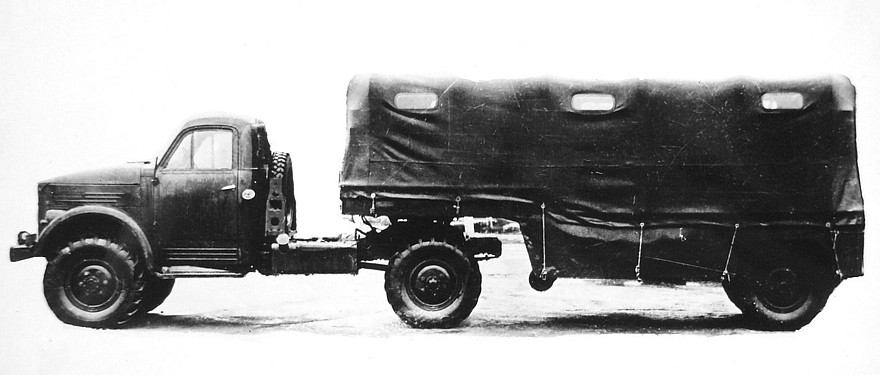 Активный автопоезд с тягачом ГАЗ-63Д и грузопассажирским полуприцепом (из архива НИИЦ АТ)