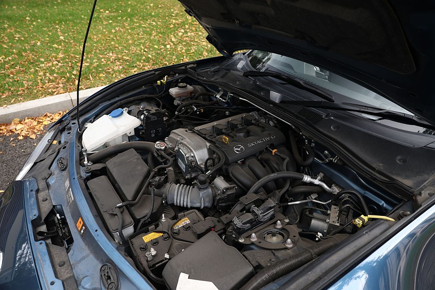 Задний привод, полтора литра и DVD-проигрыватель: опыт владения Mazda Roadster IV (ND)