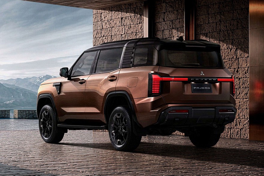 Новый Mitsubishi Pajero для Таиланда, топ-версия Super Exceed
