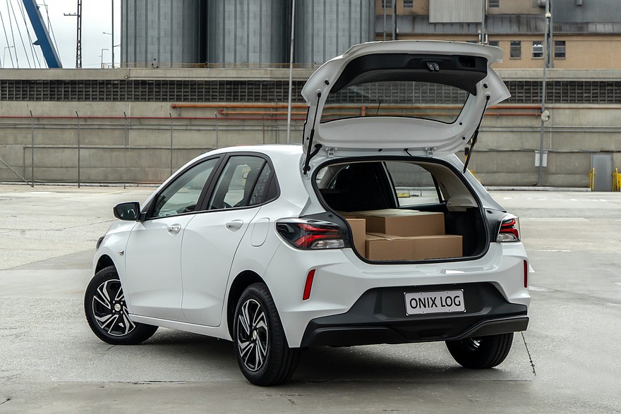 Chevrolet Onix Log