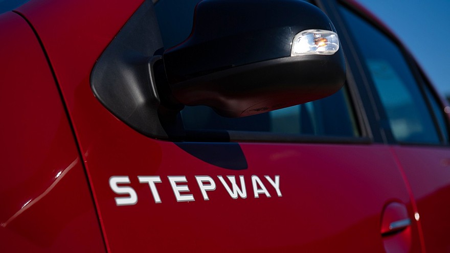 Renault Logan Stepway боковое зеркало