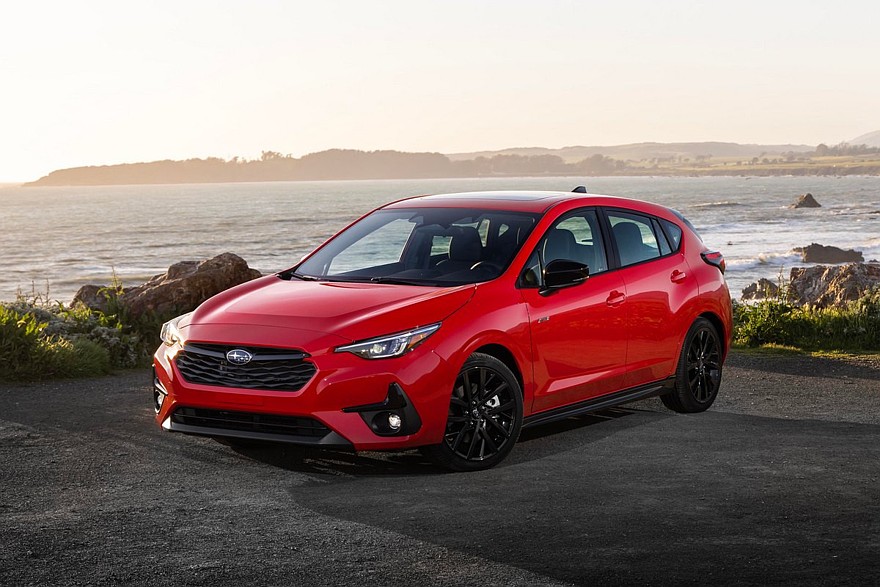 Фото базового хэтчбека компания не предоставила, так что любуемся на Subaru Impreza RS