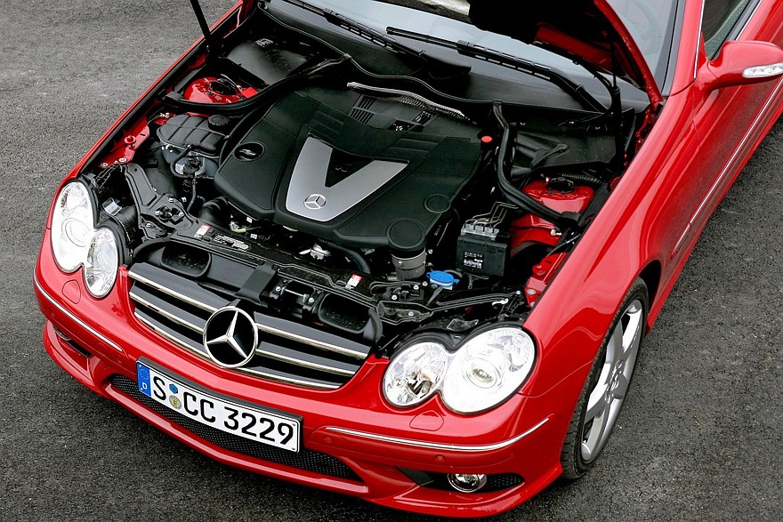 Под капотом Mercedes-Benz CLK 320 CDI AMG Sports Package Worldwide (C209) '2005–05.2009