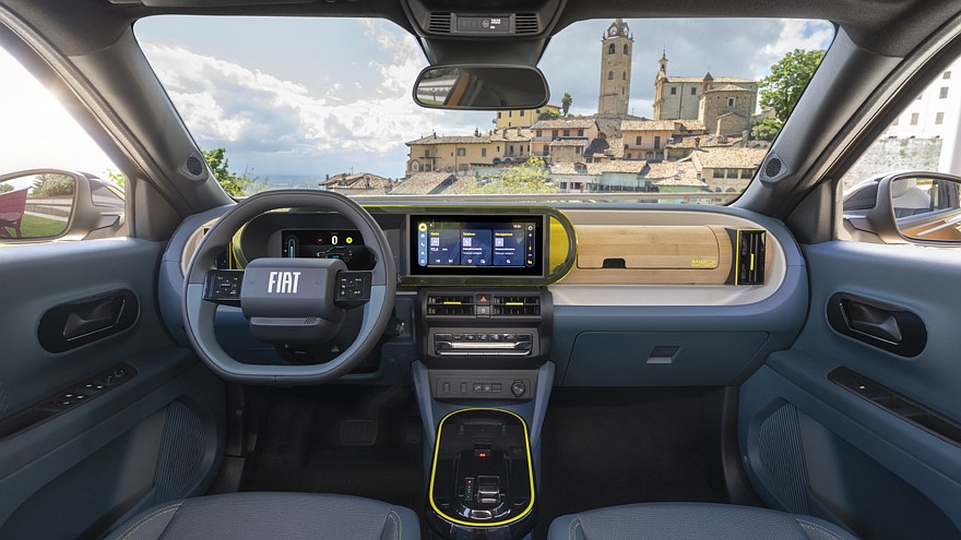 Обычный хэтчбек Fiat Grande Panda