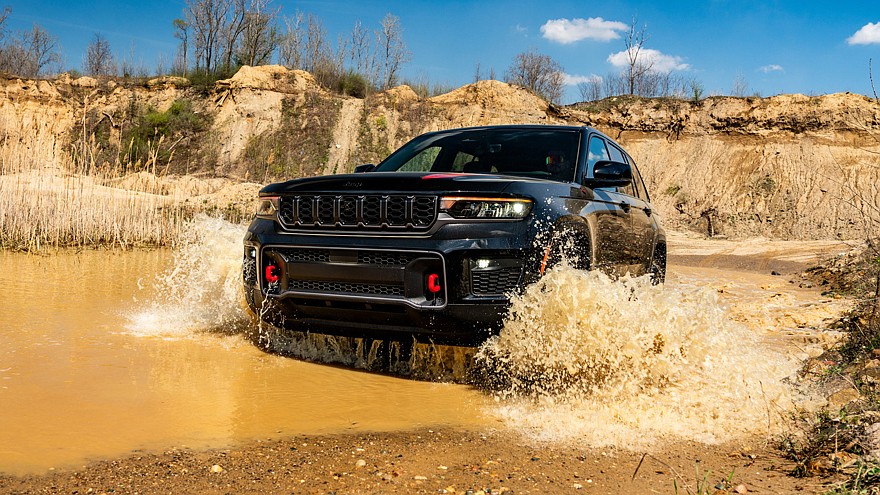 На фото: Jeep Grand Cherokee Trailhawk
