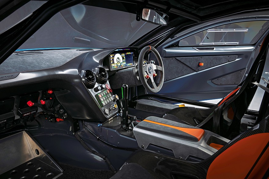 Новый Jensen Interceptor представлен в трековой версии GTX, дорожное купе тоже будет