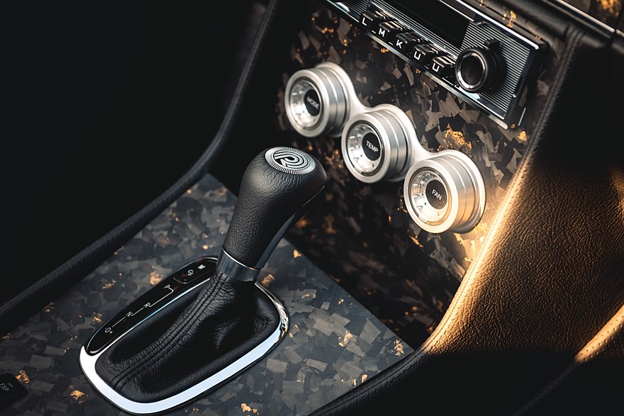 Тюнеры переходят на классику: рестомод от Pogea на базе Mercedes-Benz 450 SL