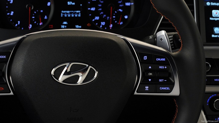 На фото: логотип Hyundai